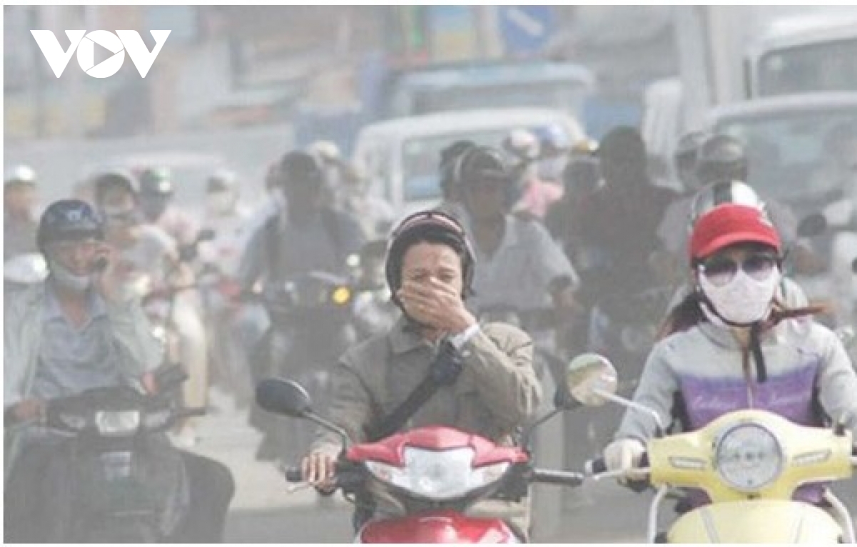 Hazardous air pollution continues to cast a shadow over Hanoi